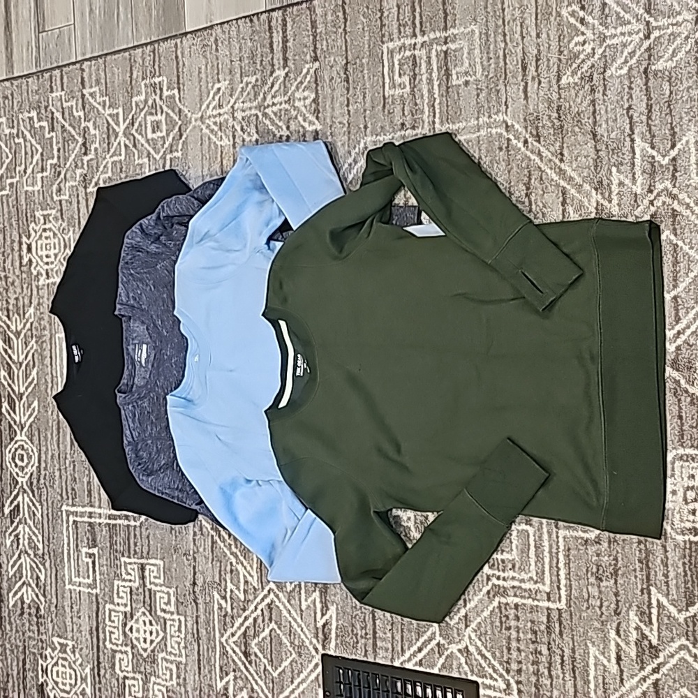 Tek gear Ultrasoft fleece sweatshirt with thumb holes.